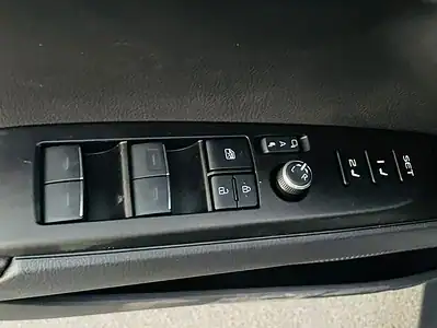 2025 Toyota Camry CAMRY 2.5 HYBRID GCC Specs Blue Tan