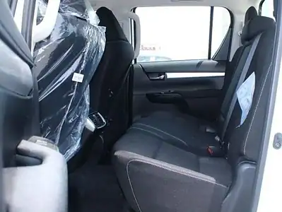 2025 Toyota Hilux 2.4L Diesel MT 4 Cylinder Engine White Black