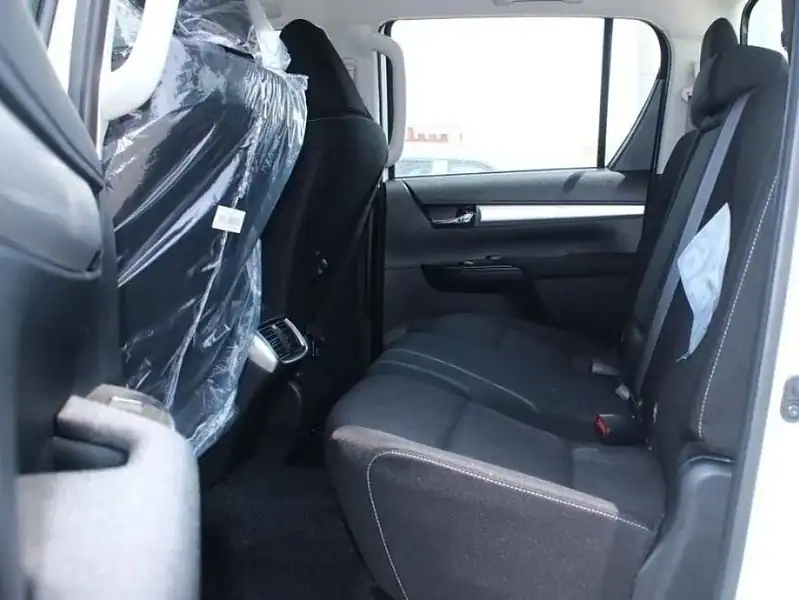 2025 Toyota Hilux 2.4L Diesel MT 4 Cylinder Engine White Black