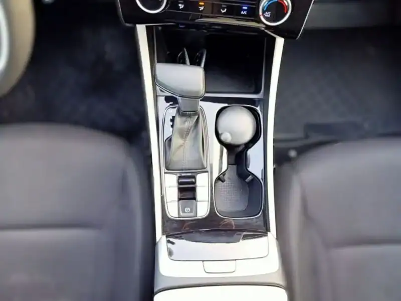 Hyundai Tucson 2.0L 4 Cylinder Petrol 2022 Full Option White Grey