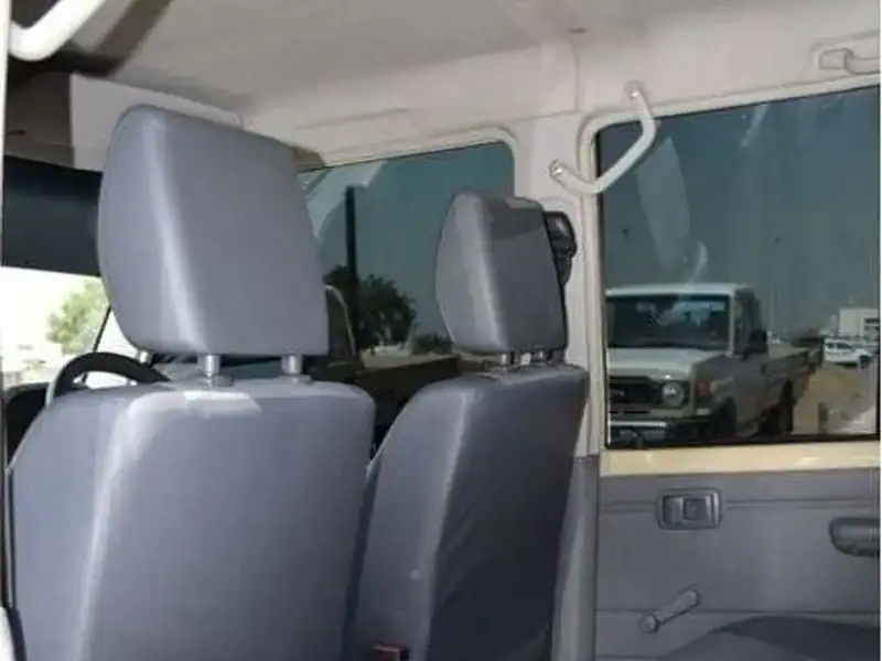 Toyota Land Cruiser Pick Up 4.5L 8 Cylinder 2017 4WD Diesel Manual Beige Grey