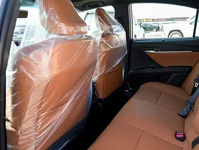 2025 Toyota Camry Hybrid 2.5 L 4 Cylinder Engine Sedan Silver Tan GCC