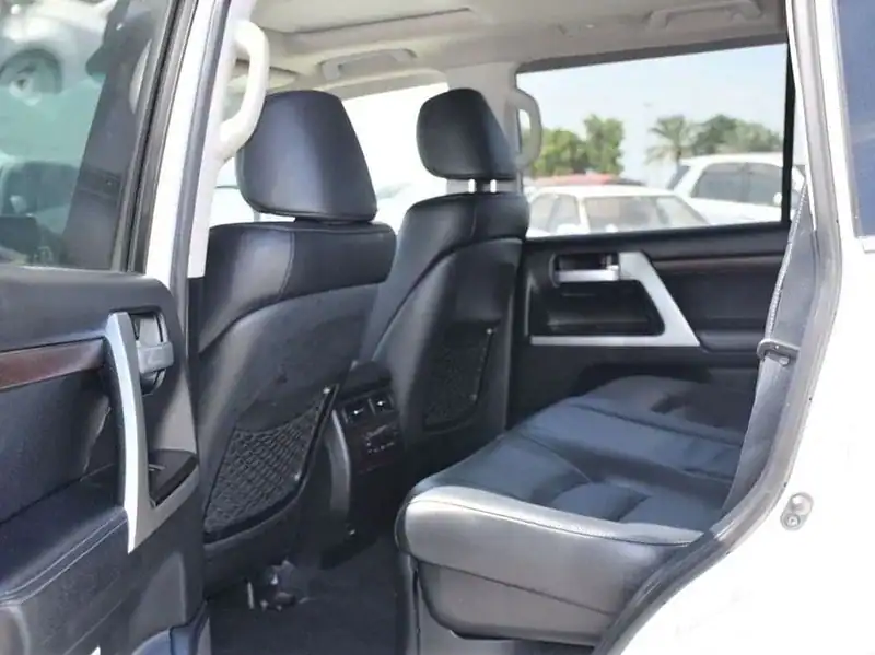 2017 Toyota Land Cruiser 4.5 litre 8 Cylinder Engine RHD White Grey