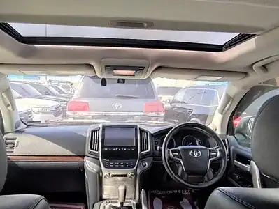 2017 Toyota Land Cruiser 4.5 litre 8 Cylinder Engine RHD White Grey