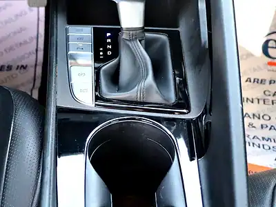 2024 Hyundai Elantra Other 4 Cylinder Engine GCC Specs White Black