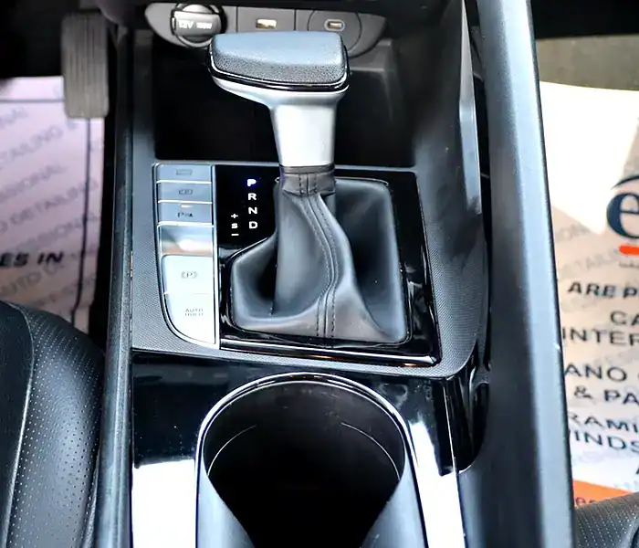 2024 Hyundai Elantra Other 4 Cylinder Engine GCC Specs White Black