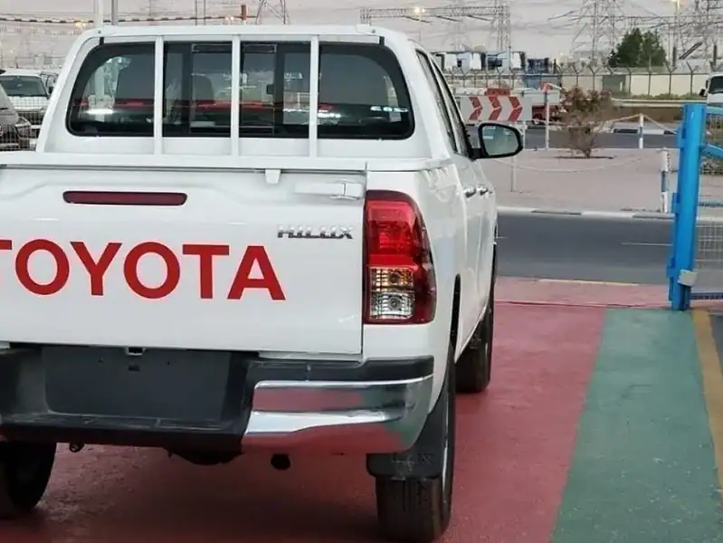 2025 Toyota Hilux Double Cabin 2.4L 4 Cylinder Diesel 4x4 White Black