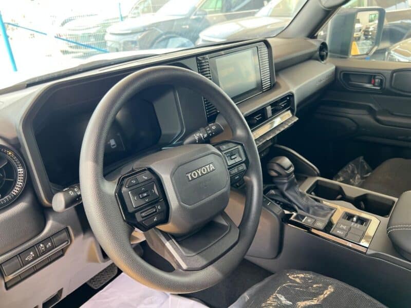 2024 Toyota Prado TOYOTA LAND CRUISER PRADO VX ENG 2.4L White Black