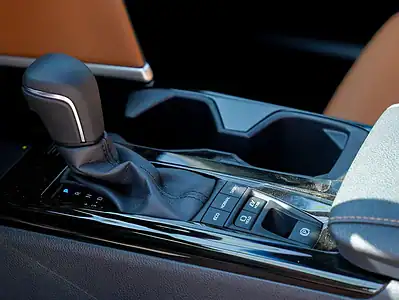 2025 Toyota Camry Hybrid 4 Cylinder Engine Sedan White Tan GCC