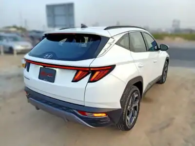 Hyundai Tucson 2.0L 4 Cylinder Petrol 2022 Full Option White Grey