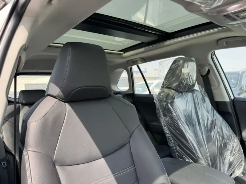 Toyota RAV 4 2.5 litre 4 Cylinder Engine Hybrid 2WD 2024 White Black