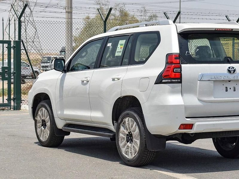 Toyota Prado TOYOTA PRADO VX 6 Cylinder MODEL 2023 White Grey