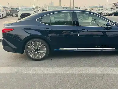 2025 Toyota Camry CAMRY 2.5 HYBRID GCC Specs Blue Tan