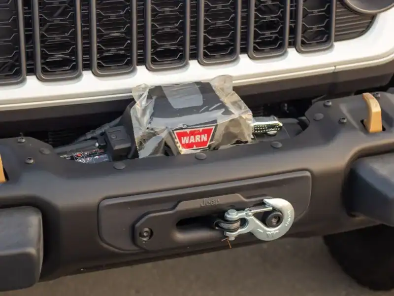 2025 Jeep Wrangler Rubicon 392 6.4L V8 Final Edition White Black GCC Specs