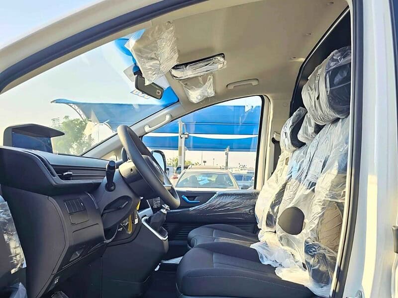 2025 Hyundai Staria CARGO 2.2L V4 DIESEL MANUAL GEAR BOX White Grey