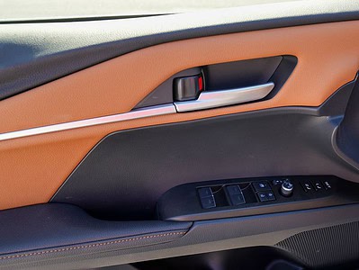 2025 Toyota Camry Hybrid 2.5 L 4 Cylinder Engine Sedan Grey Tan GCC