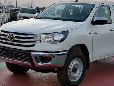 2025 Toyota Hilux Double Cabin 2.4L 4 Cylinder Diesel 4x4 White Black