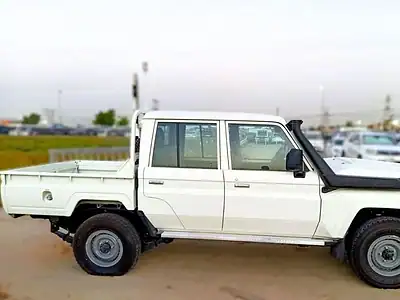 2025 Toyota Land Cruiser Pick Up Double Cabin Diesel 4.2L 6V MT White Grey