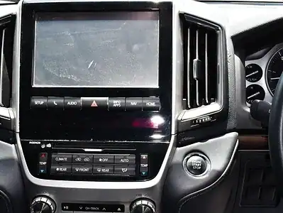 2018 Toyota Land Cruiser 4.5 litre 8 Cylinder Engine RHD White Black