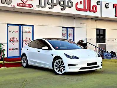 2022 Tesla Model 3 Other 70 - 80 kWh 350 - 450 KM White Black GCC