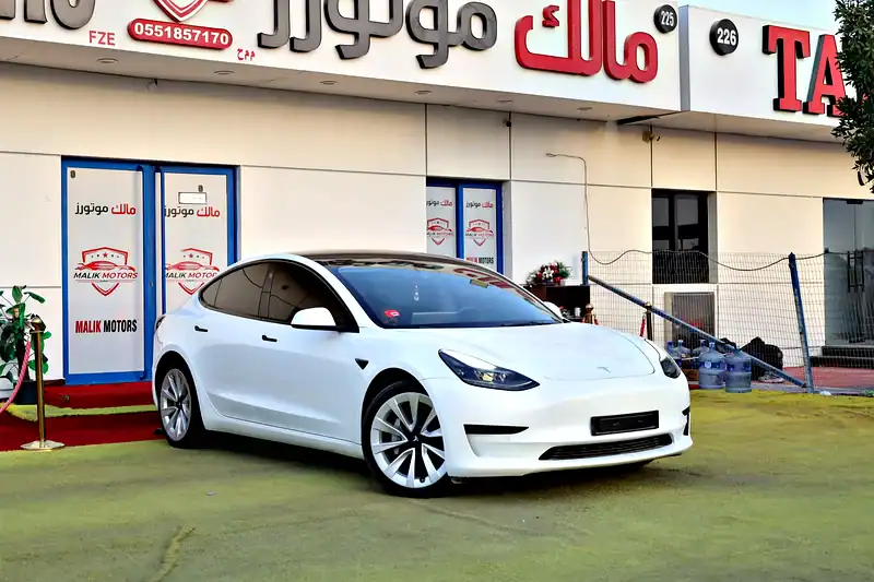 2022 Tesla Model 3 Other 70 - 80 kWh 350 - 450 KM White Black GCC