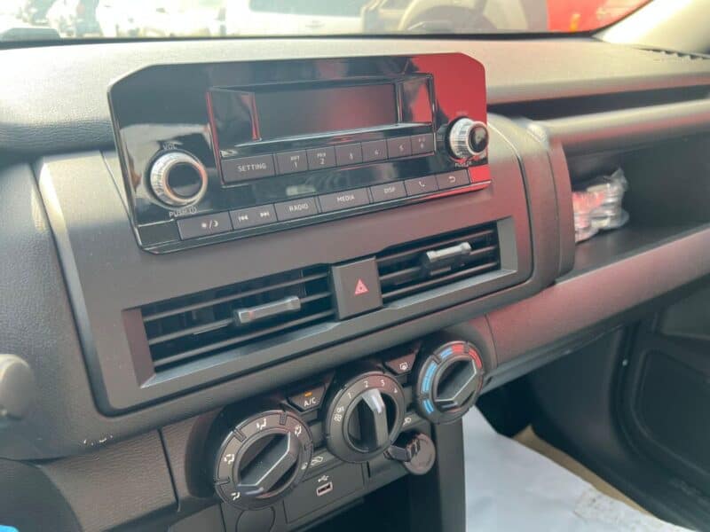 2025 Mitsubishi L200 MITSUBISHI L200 4 Cylinder Engine Manual Grey Black