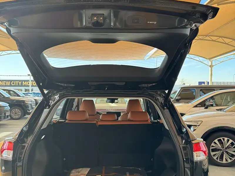 2025 Toyota Corolla Cross HEV 2.0 Engine Full Option Black Orange