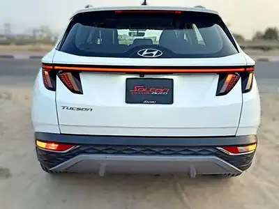 Hyundai Tucson 2.0L 4 Cylinder Petrol 2022 Full Option White Grey