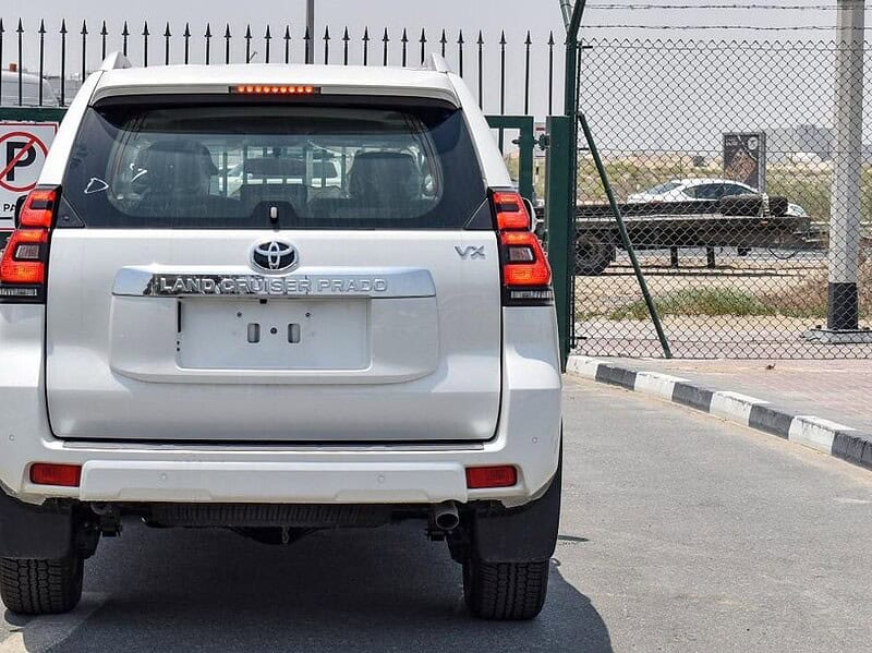 Toyota Prado TOYOTA PRADO VX 6 Cylinder MODEL 2023 White Grey