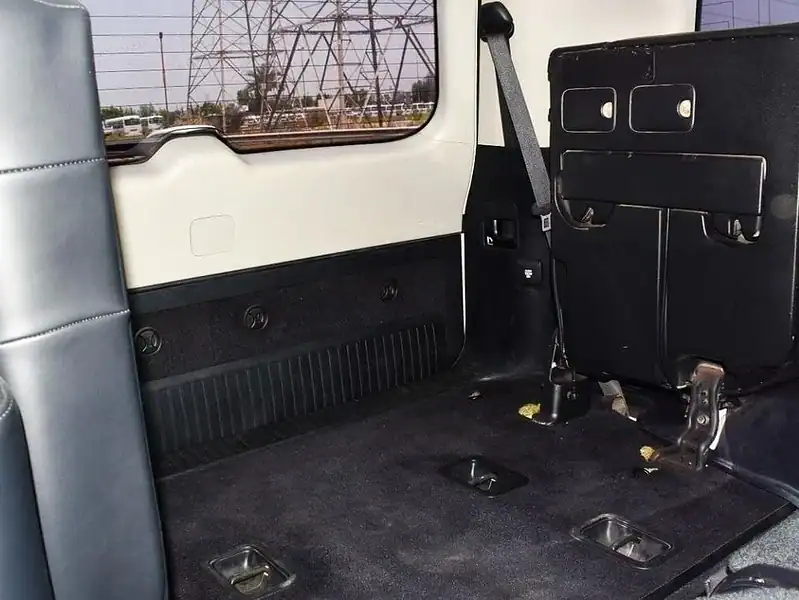 2018 Toyota Land Cruiser 4.5 litre 8 Cylinder Engine RHD White Black