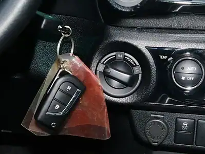 2025 Toyota Hilux 2.4L Diesel MT 4 Cylinder Engine White Black