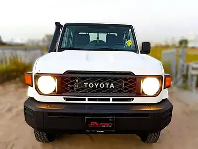 2025 Toyota Land Cruiser Pick Up Double Cabin Diesel 4.2L 6V MT White Grey