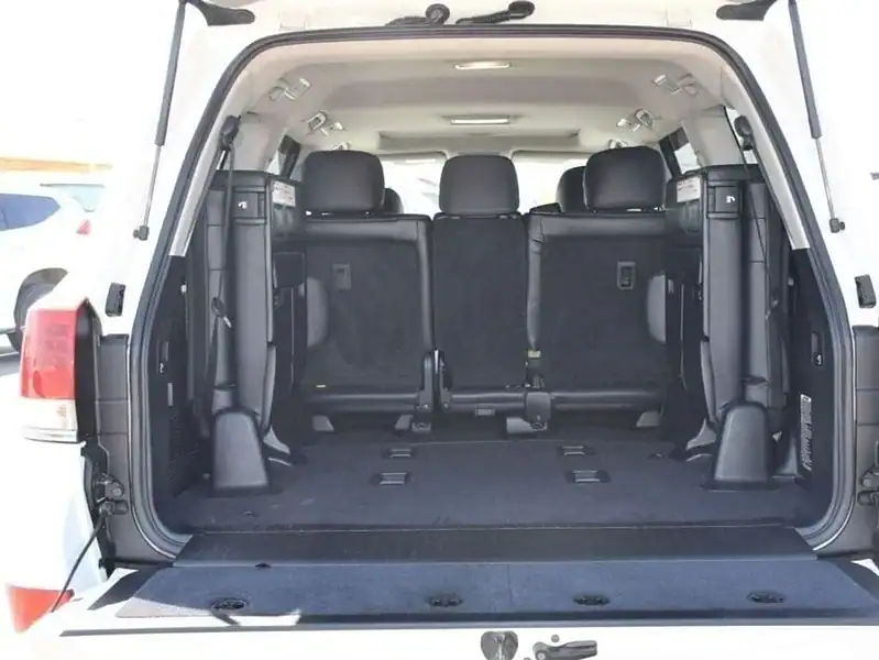 2017 Toyota Land Cruiser 4.5 litre 8 Cylinder Engine RHD White Grey