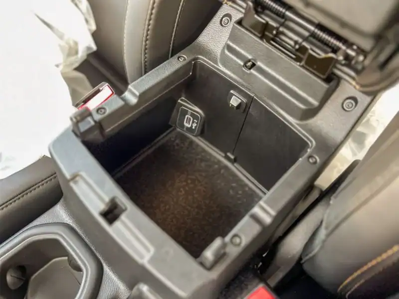 2025 Jeep Wrangler Rubicon 392 6.4L V8 Final Edition White Black GCC Specs