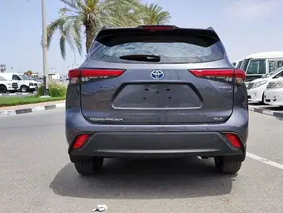 Toyota Highlander GLE 2.5L Hybrid 2023 4WD SUV Grey Black GCC Specs