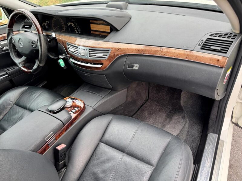 2008 Mercedes-Benz S 350 3.5-liter 6 cylinders Engine White Black