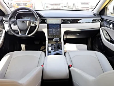 2022 JAC J7 Luxury 4 Cylinders Engine GCC Specs White Sedan