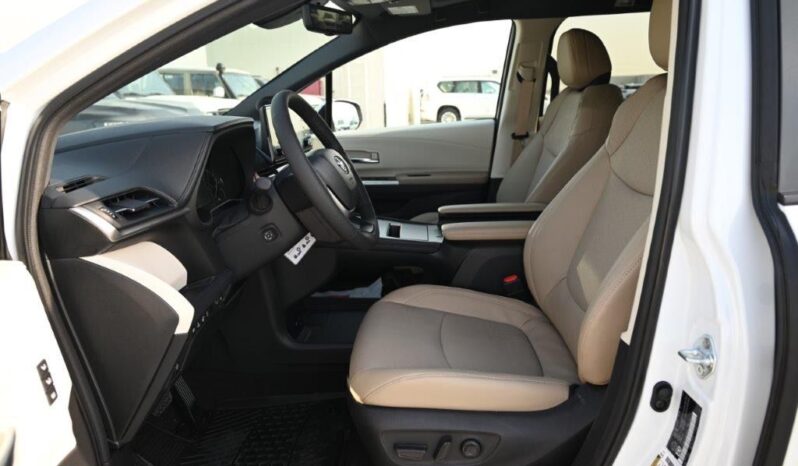 2024 Toyota Sienna 2.5 L Hybrid Powertrain White Beige