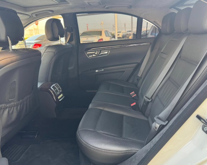 2012 MERCEDES BENZ S63 AMG V8 White-Black AUCTION GRADE 4.5/B