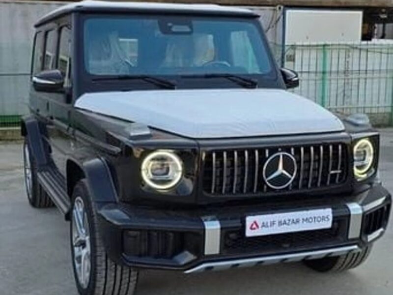 2025 Mercedes-Benz G 63 AMG 8 cylinder 4.0 Biturbo Black Brown