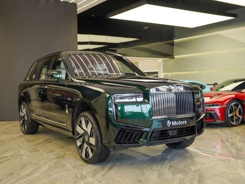 2026 Rolls-Royce Cullinan Silver Badge 6.7L V12 Twin-Turbo