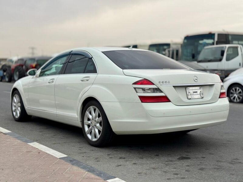 2008 Mercedes-Benz S 350 3.5-liter 6 cylinders Engine White Black