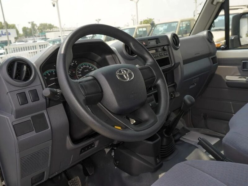 2025 Toyota Land Cruiser 70 4.0L V6 M/T White Grey GCC Specs