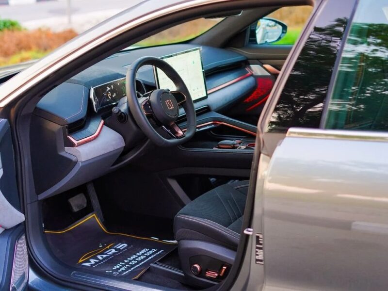 Zeekr 001 2024 New ZEEKR 001 RWD Electric Silver Black