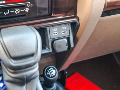 2025 Toyota Land Cruiser 70 DLX 4.0L -Door Hardtop Full Option Silver Tan