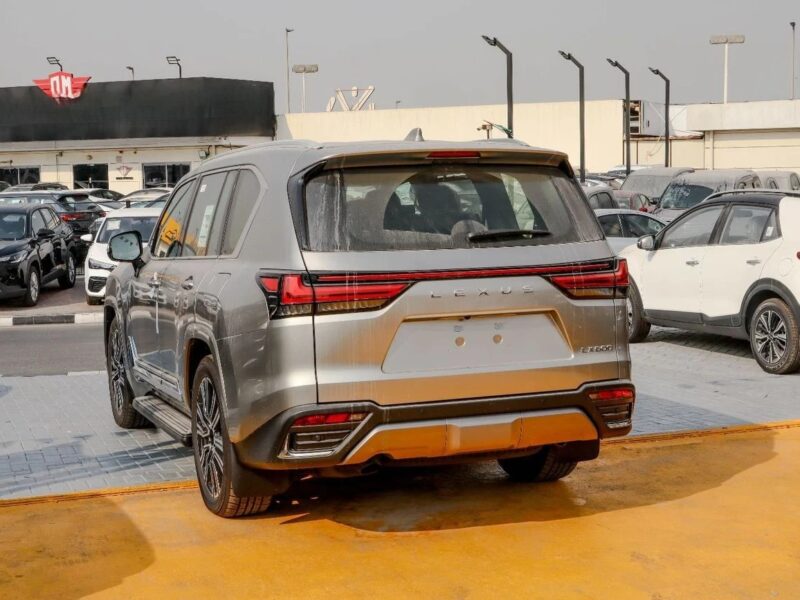 2025 Lexus LX 600 Signature 3.5 litre 6 Cylinder Engine Silver Red