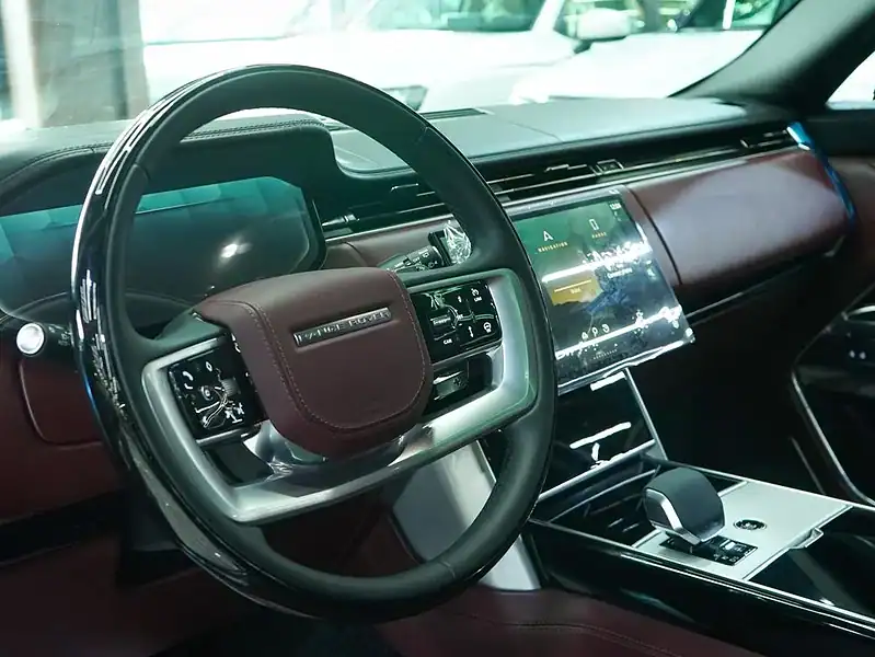 2026 Land Rover Range Rover AUTOBIOGRAPHY 8 Cylinder Black Burgundy