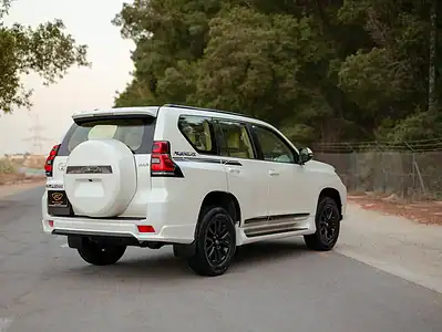 2022 Toyota Prado VXR 6 Cylinder SUV GCC Specs White Beige 4WD