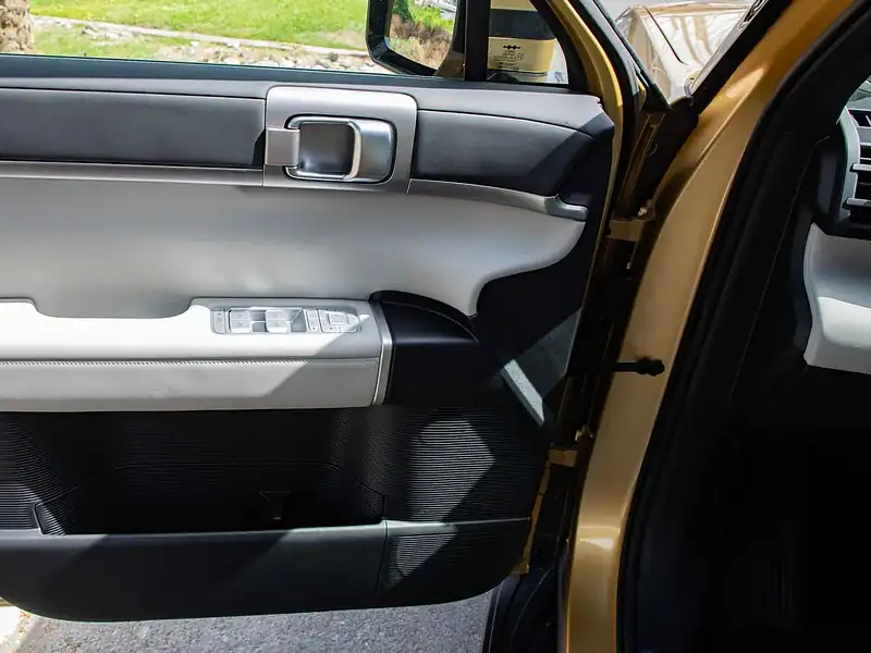 2025 BYD Leopard TITANIUM 7 ULTRA 0KM Gold Grey SUV