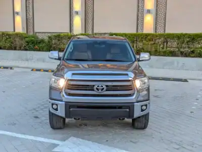 2015 Toyota Tundra Crewmax Limited 8 Cylinders Engine Grey Brown
